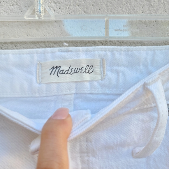 Madewell | High-Rise Denim Shorts in Tile White Size 33 Style K9351 - Picture 5 of 11